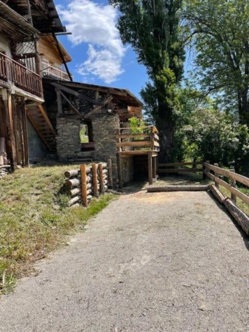 Chalet Avec Vue Sur Le Fort De Chateau Queyras Exterior foto